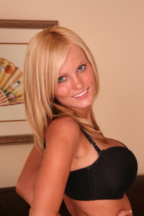 Hanna Hilton star erotic galleries