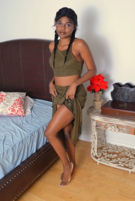 Yara Skye top star galleries