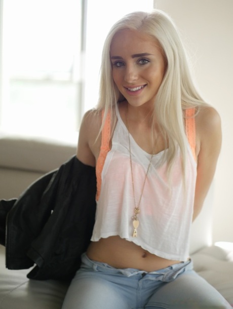 Naomi Woods nudes star photos