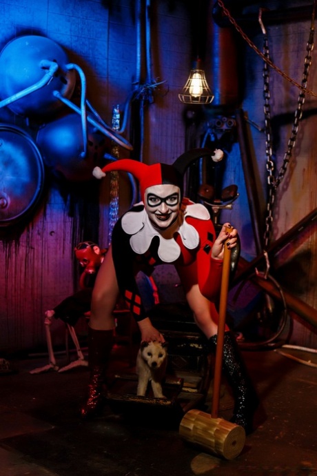 Harley Quinn star naked picture