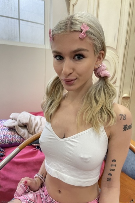 Emma Rosie pornstar top picture